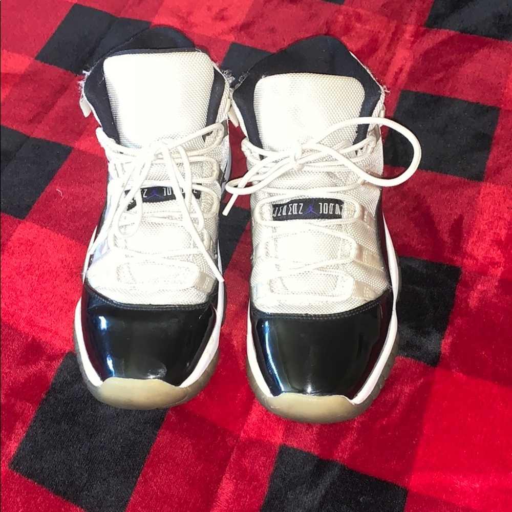 Jordan 11’s size 5y
